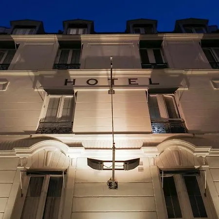 Hotel Eiffel Rive Gauche 3*