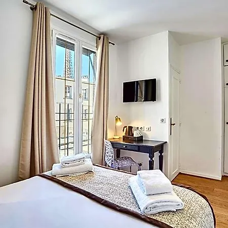 Hotel Eiffel Rive Gauche 3*