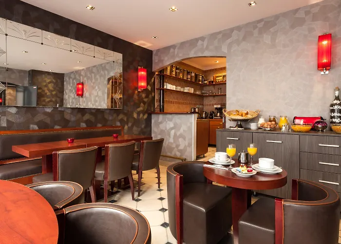 Hotel Eiffel Rive Gauche 3*