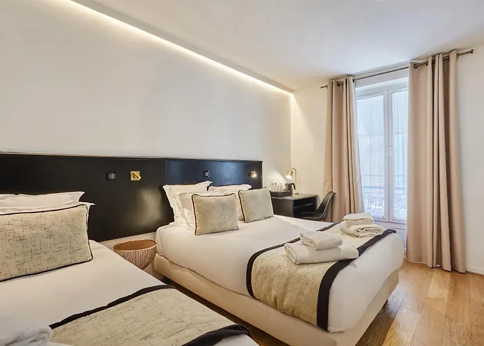 Hotel Eiffel Rive Gauche 3*