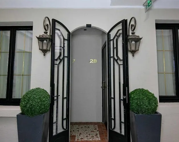 Eiffel Rive Gauche Parigi